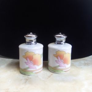 Vintage Toscany Collection Poppy Salt and Pepper Shakers